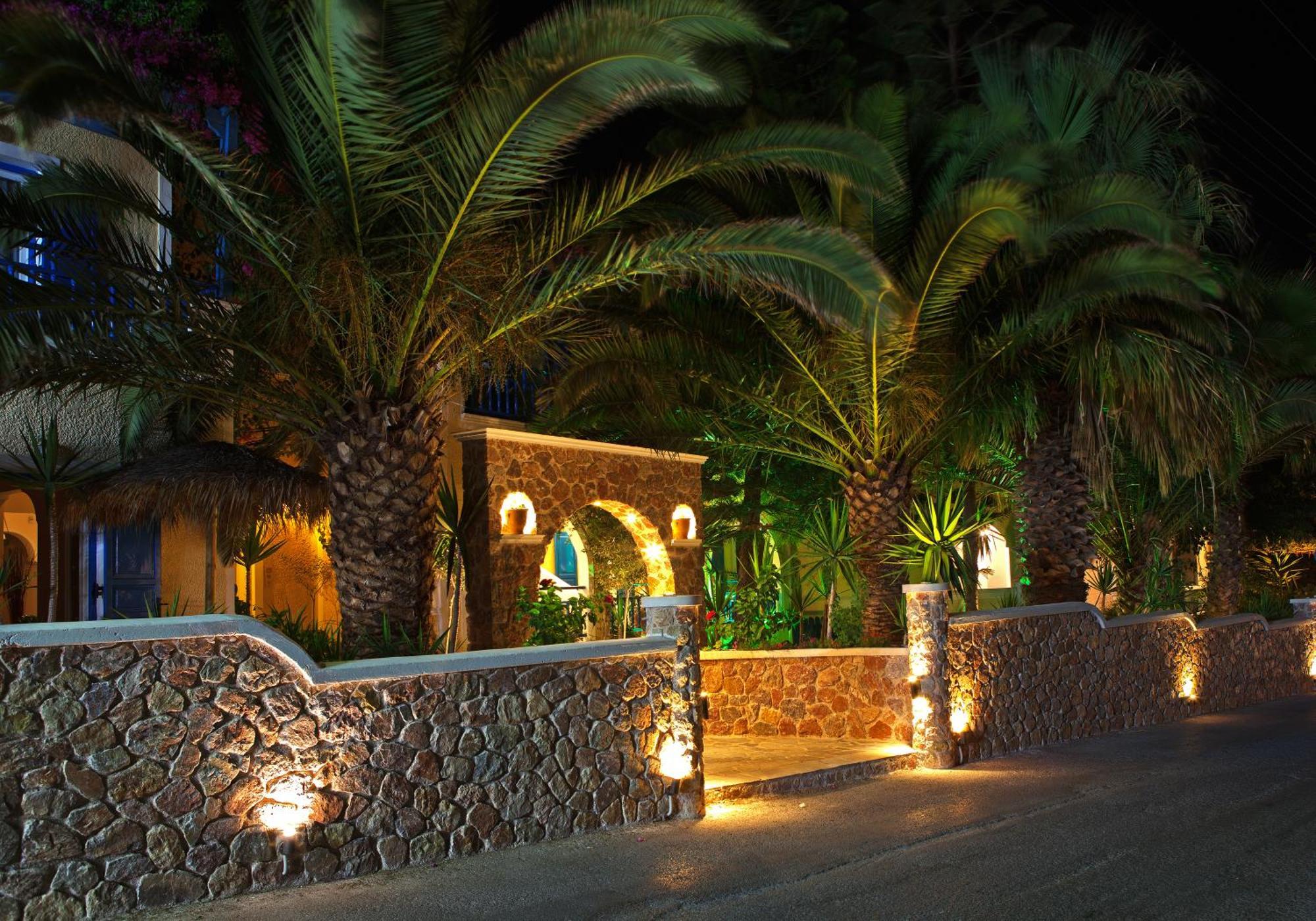 Hotel Zeus คามารี ภายนอก รูปภาพ