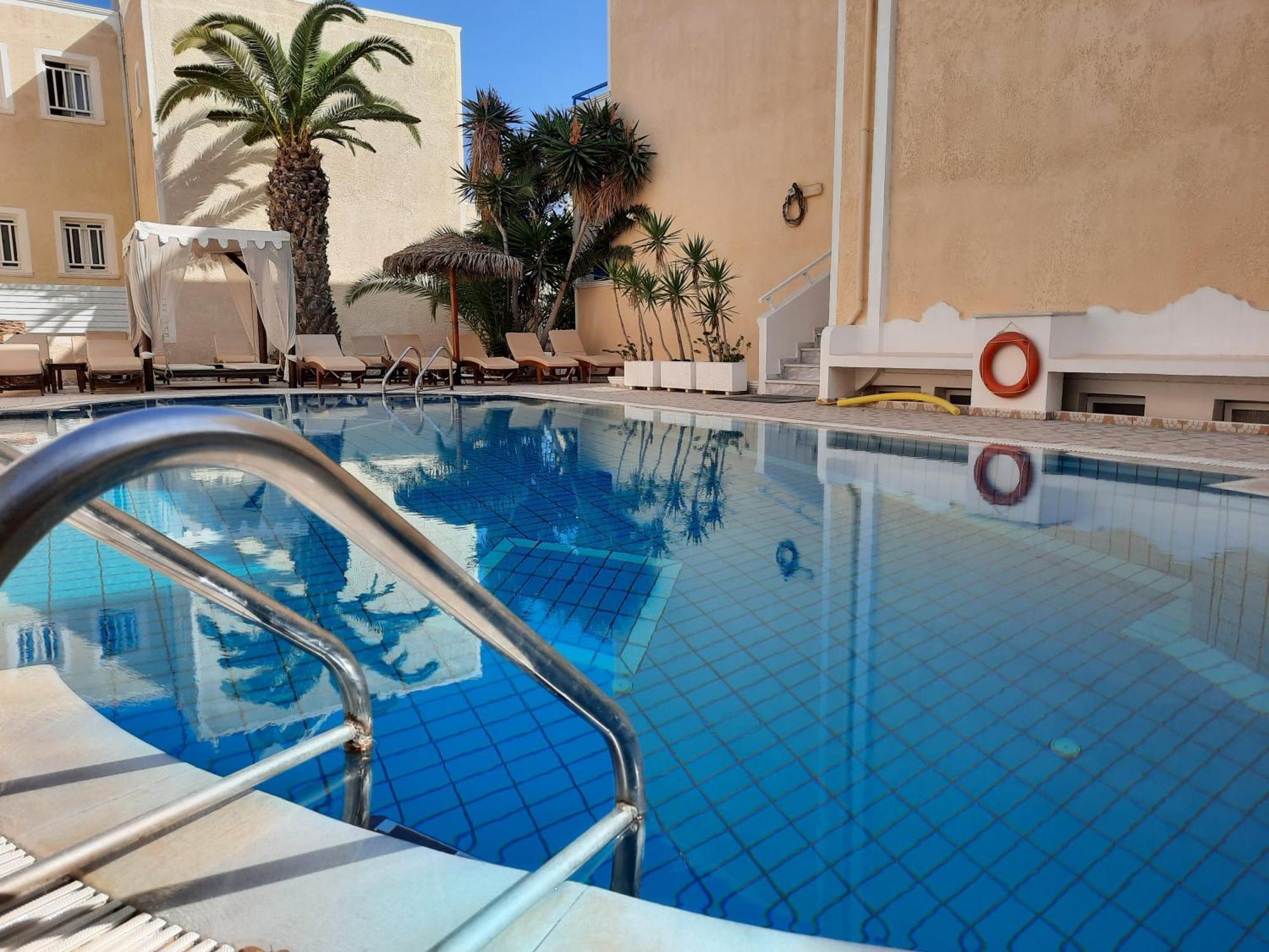 Hotel Zeus คามารี ภายนอก รูปภาพ
