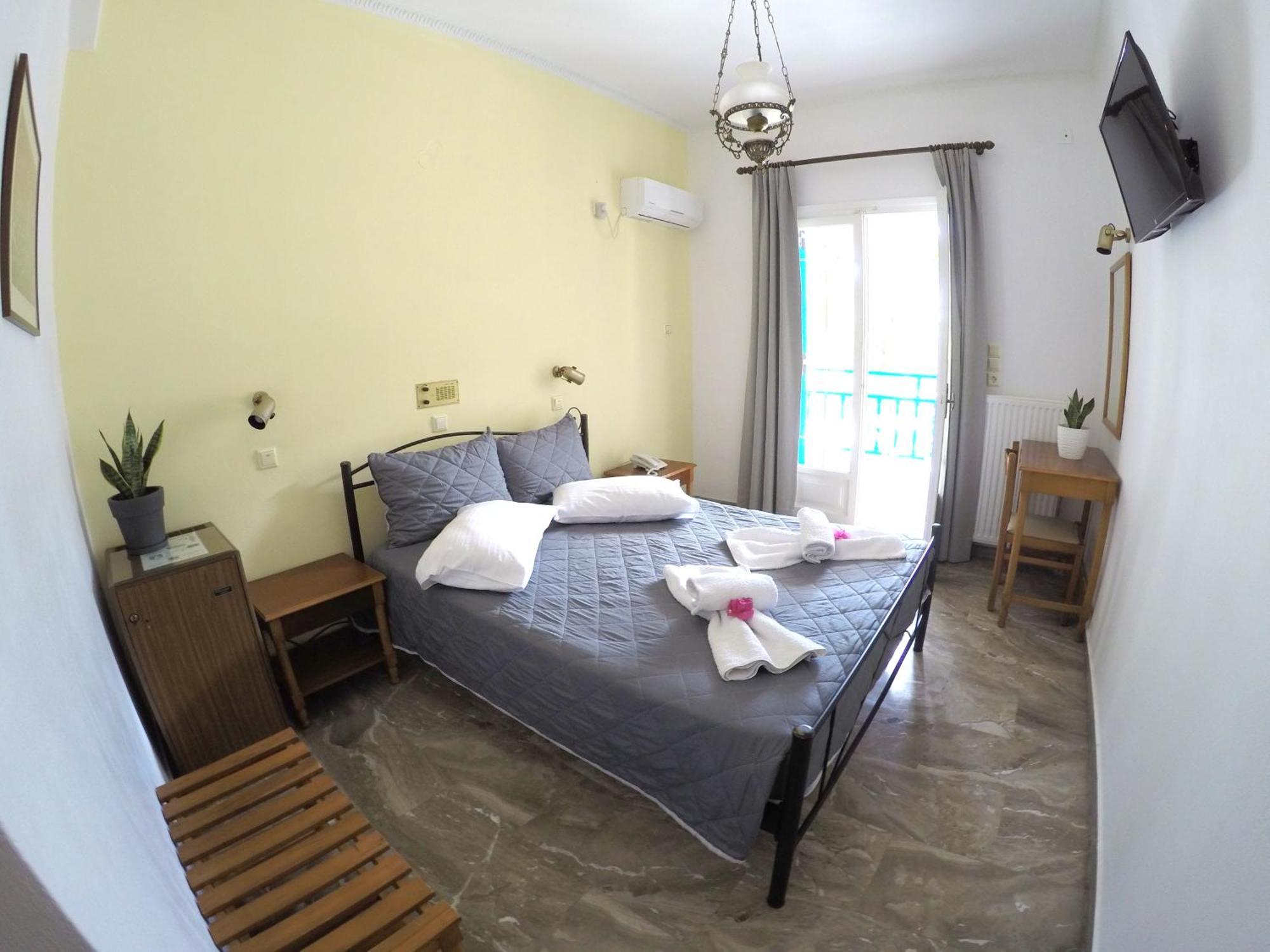 Hotel Zeus คามารี ห้อง รูปภาพ
