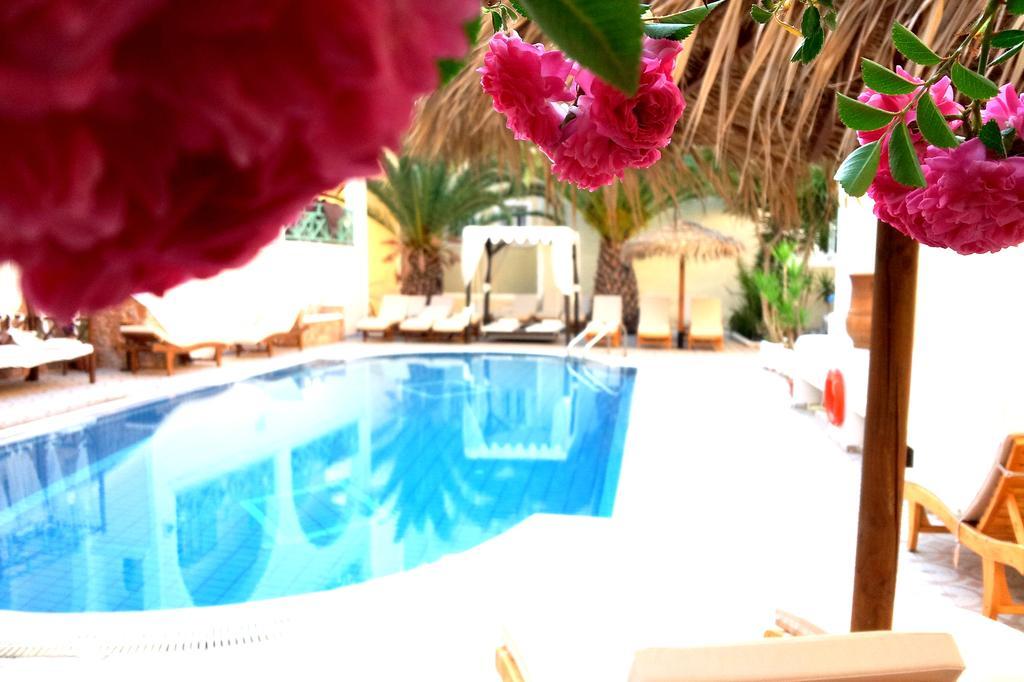 Hotel Zeus คามารี ภายนอก รูปภาพ